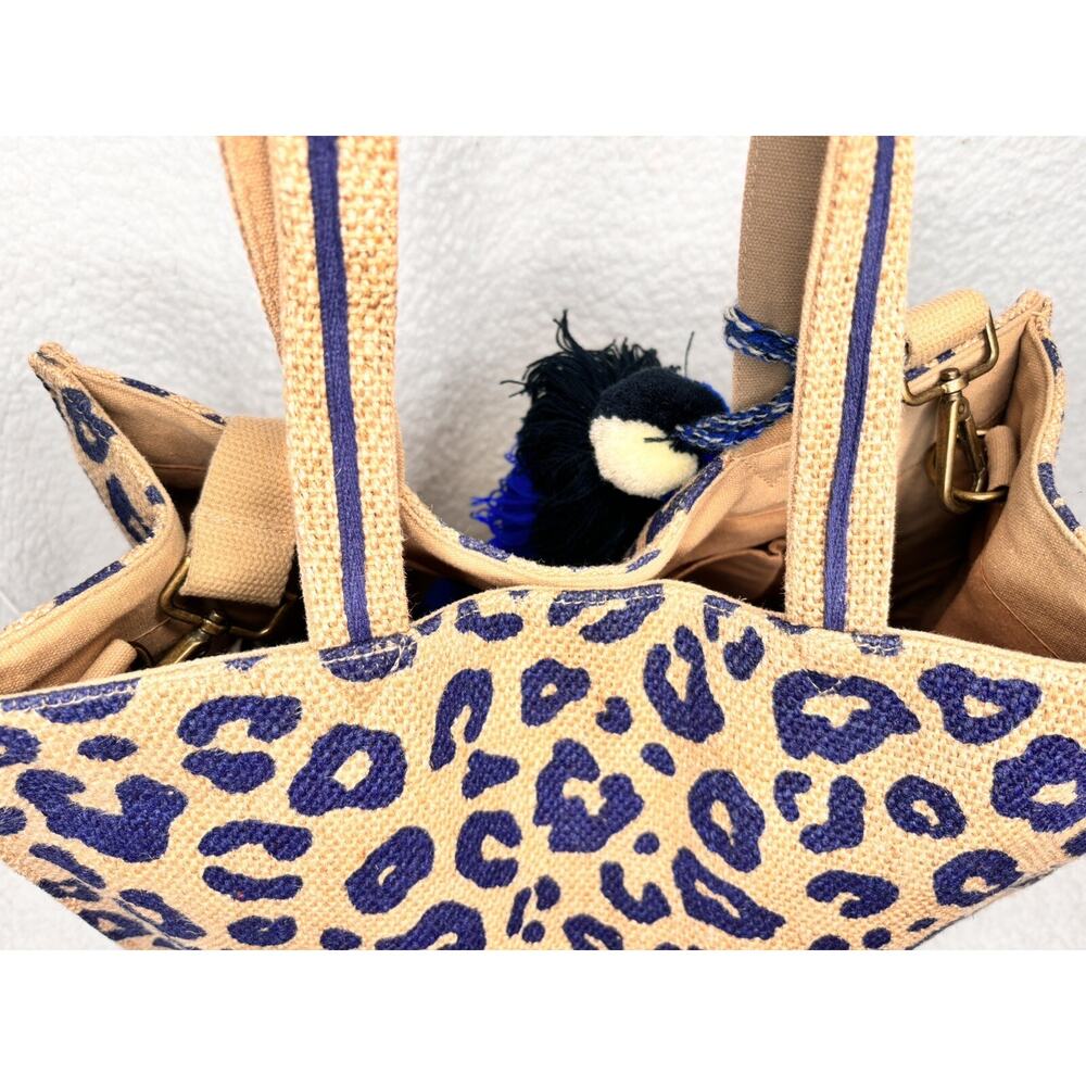 AMERICA & BEYOND ANIMAL PRINT JUTE LG TOTE BAG PURSE WITH TASSELS - Picture 10 of 11